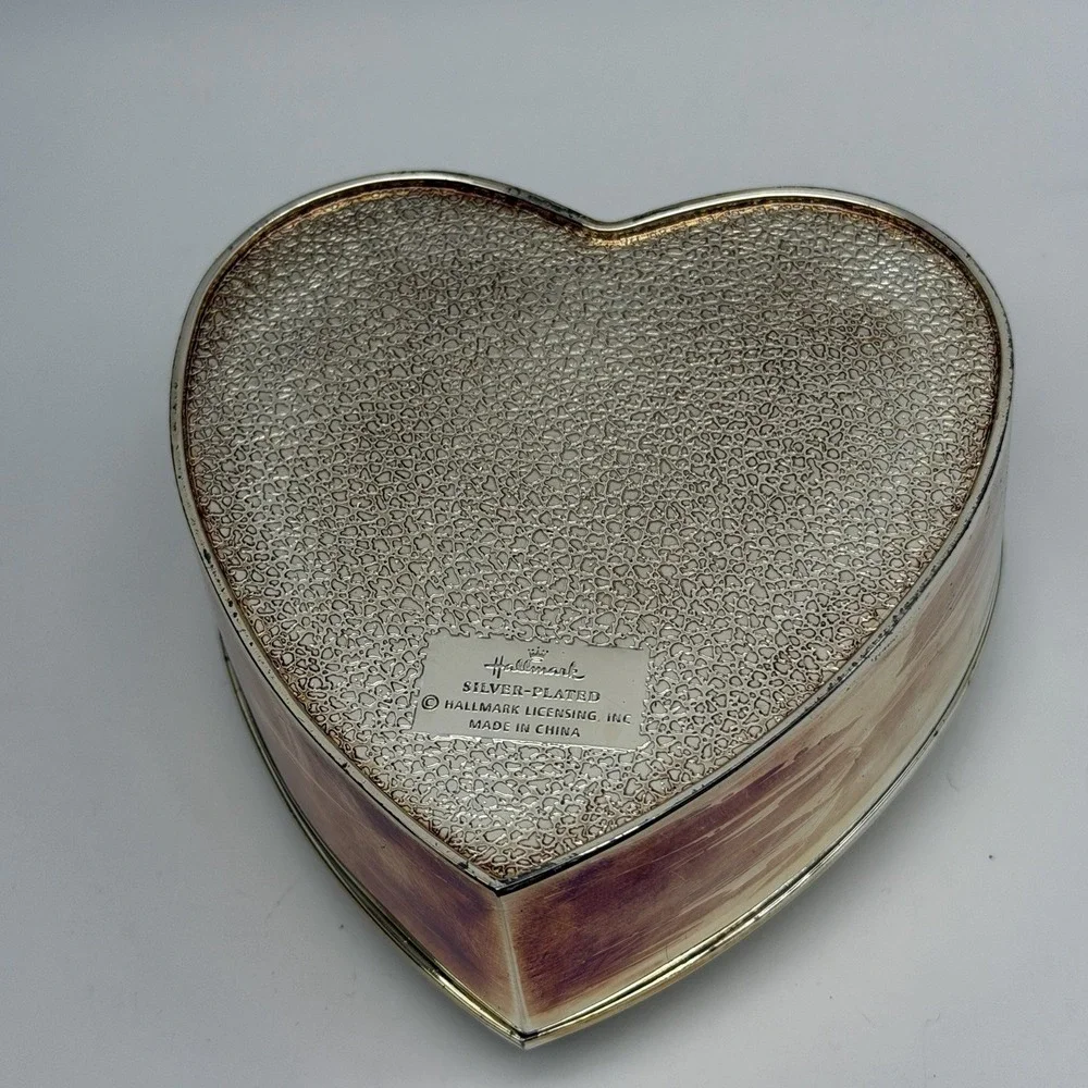 Vintage Hallmark Silver Plated Heart Trinket Box With Blue Velvet Lining 4